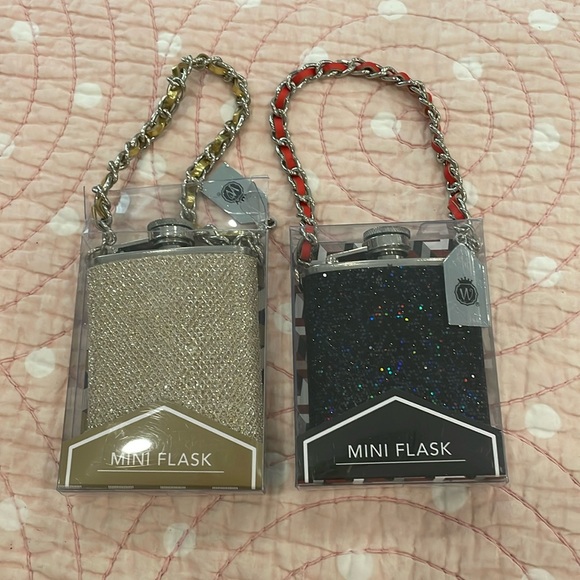 Mini  flask - Picture 1 of 3